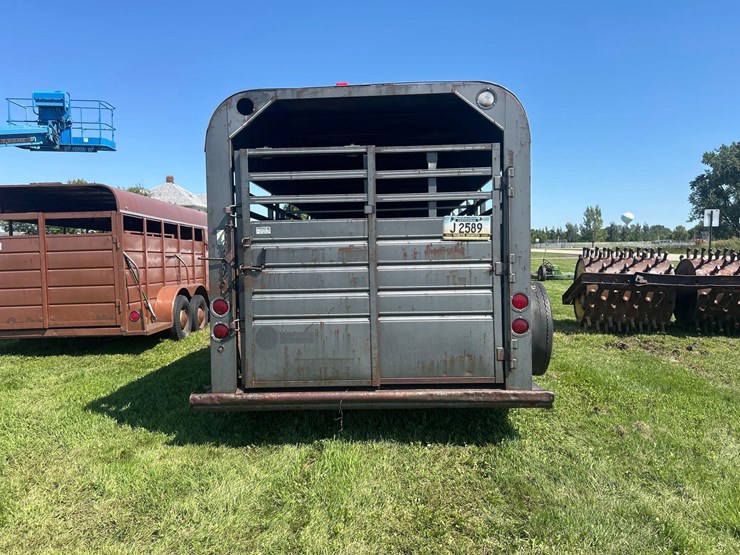 kiefer-built-livestock-trailer-image-6