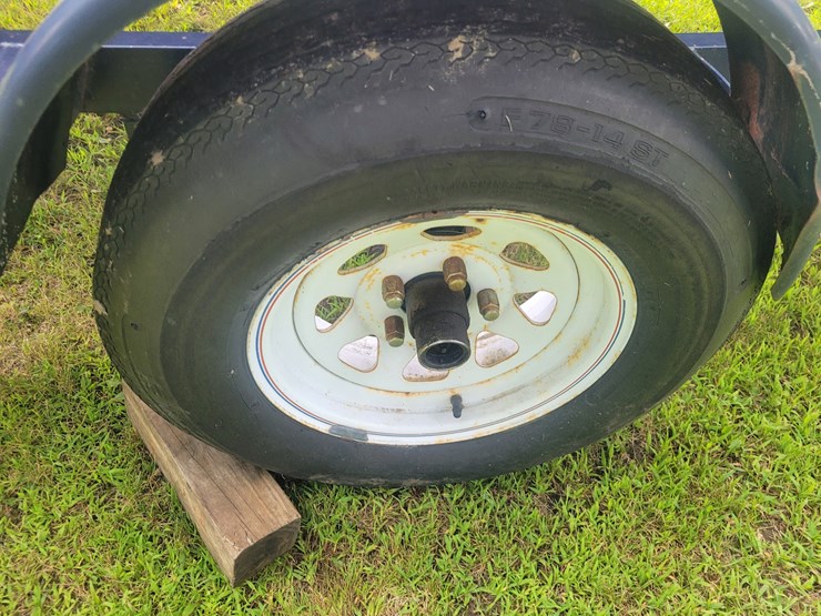#1355-•-aluminum-boat-and-bayliner-trailer-(has-registration-card)-(located-in-dalton,-wi-)-image-7