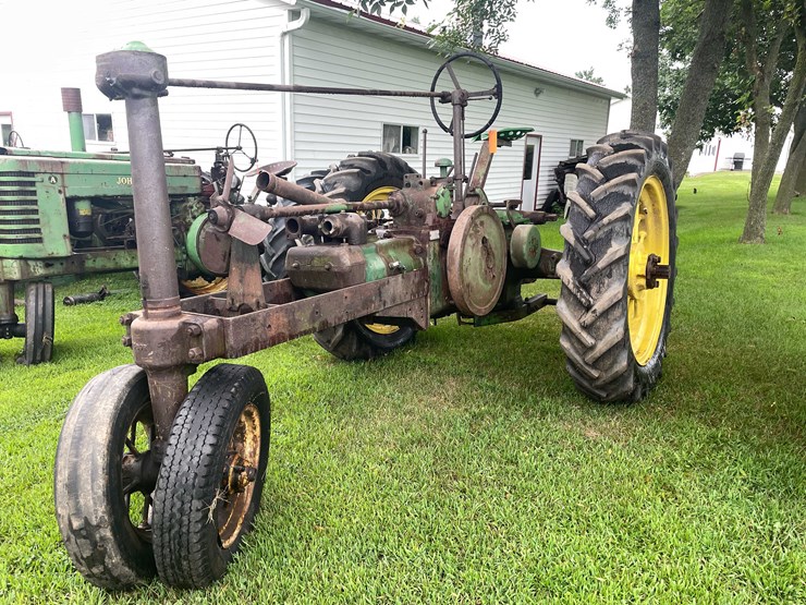 #6676-•-john-deere-parts-tractor-image-2