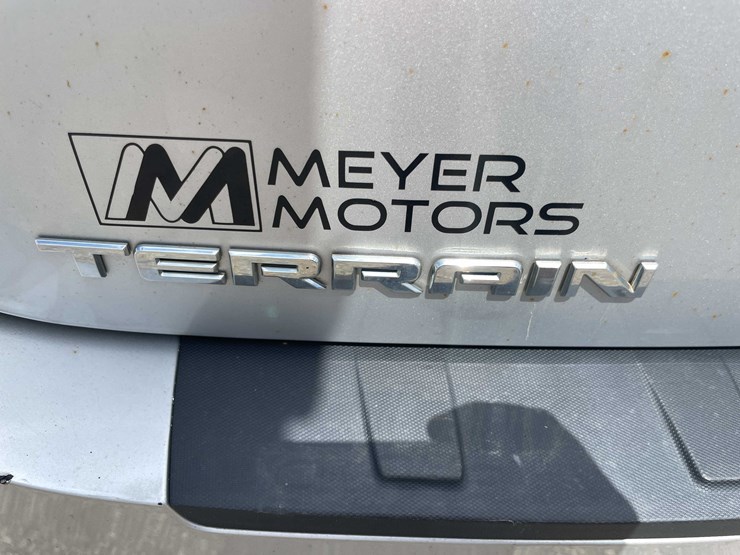 #1292-•-2015-gmc-terrain-awd-(has-wi-title)-(of)-image-10