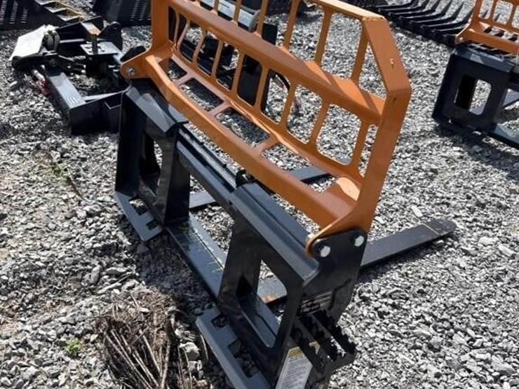 land-honor-pallet-forks-image-2
