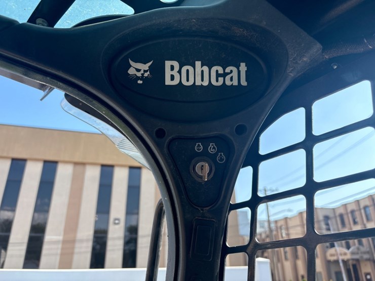2019-bobcat-s570-image-12