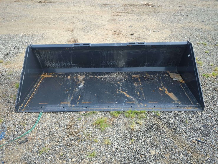 84"-wolverine-track-duty-bucket-tdb-11-84w---skid-steer-image-1