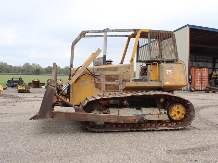 1992-deere-750b-image-1