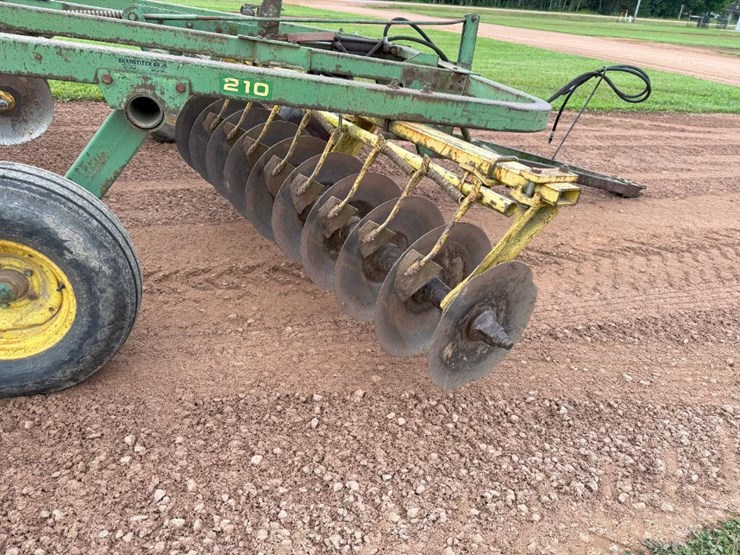 john-deere-210-image-17