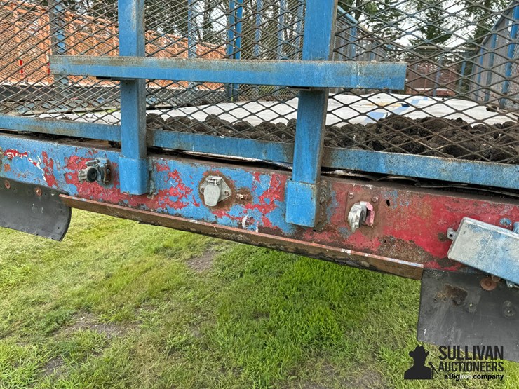 1982-monn-t/a-side-dump-sugar-beet-trailer-image-17