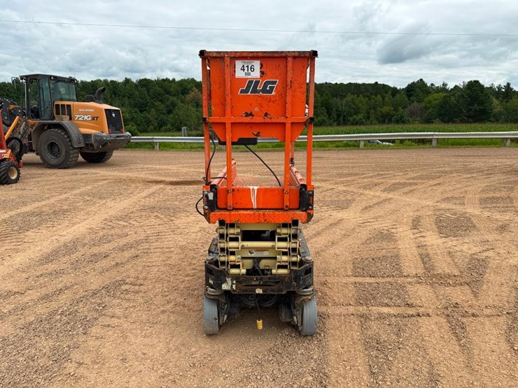 2017-jlg-1932r-image-6