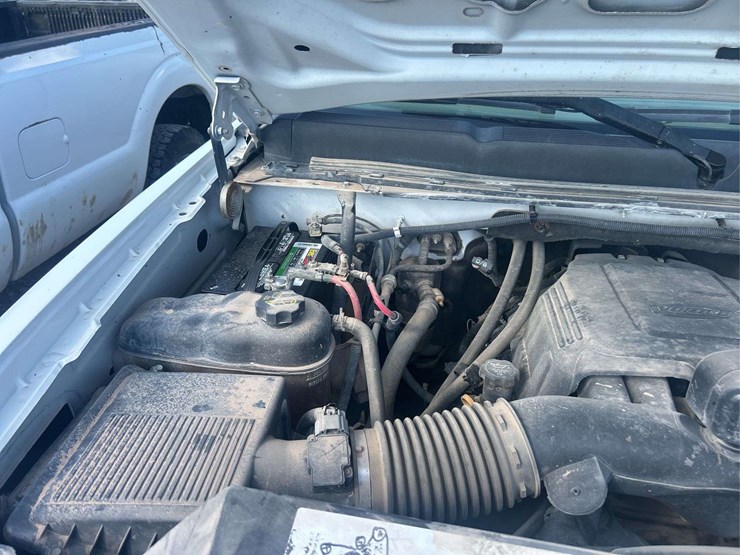 2011-chevy-2500-ext-cab-4x4-pickup-image-40