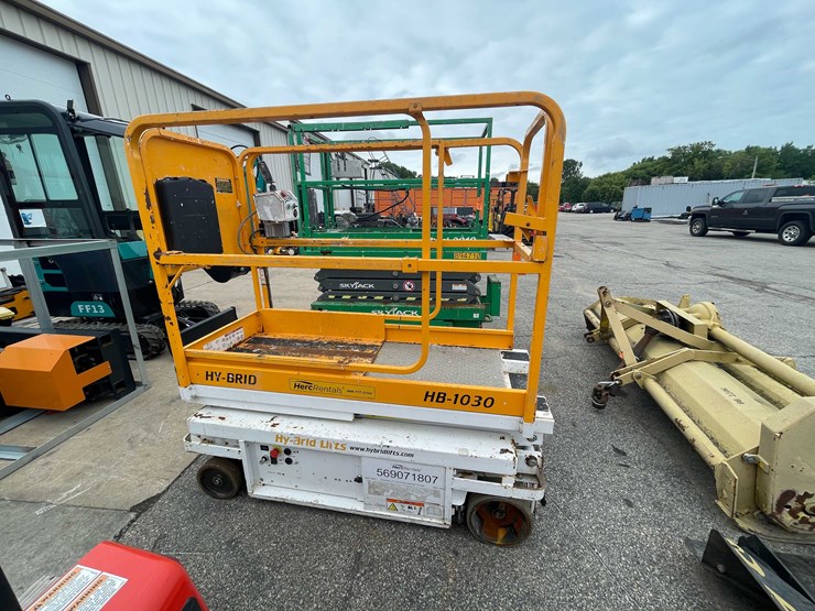 #1369-•-10'-scissor-lift-(o2)-image-3