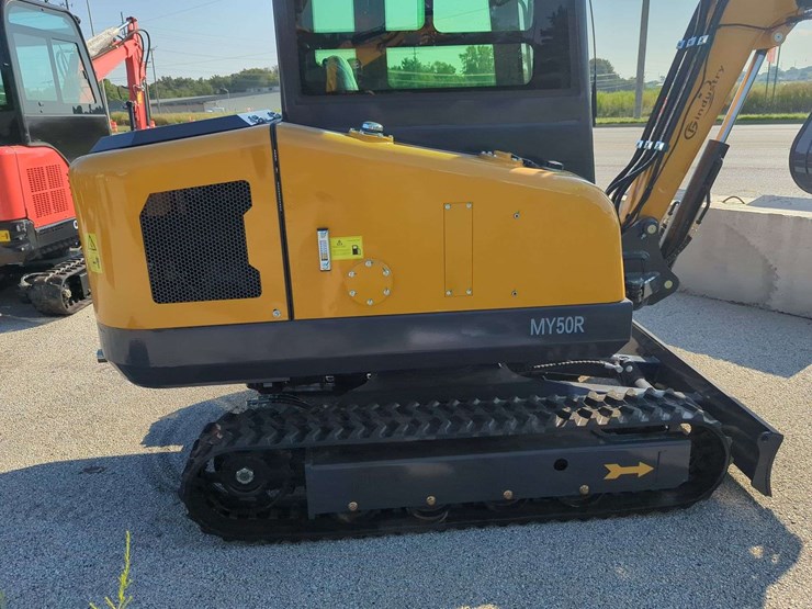 28-hp---cfg-industrial-mini-excavator-enclosed-cab---my50r--(2025)-image-8