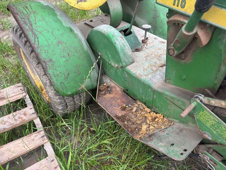 john-deere-110-image-44