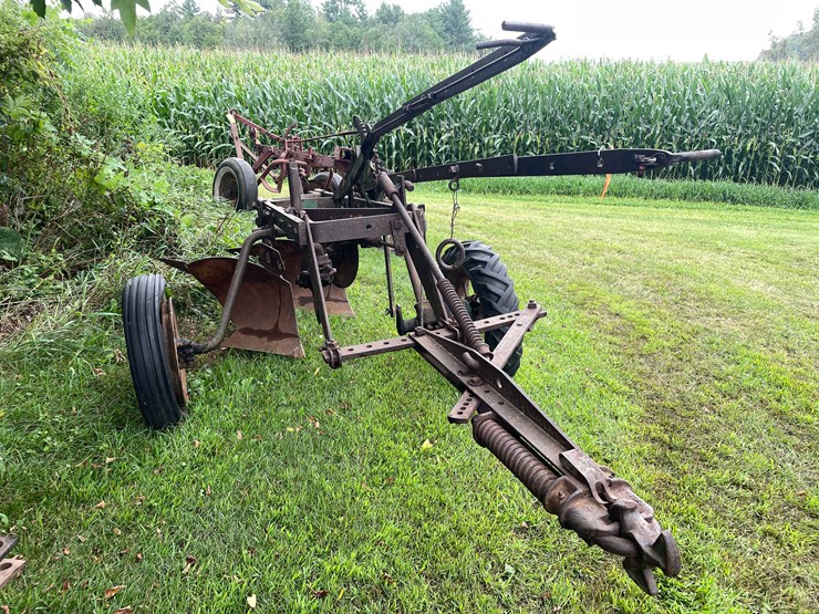 #7469-•-john-deere-plow-image-3
