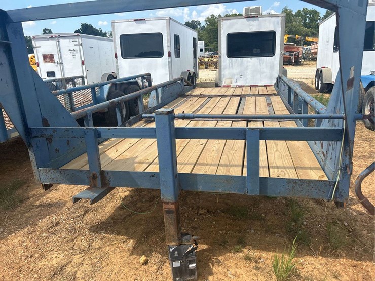 2009-82"-x-20'-t/a-gooseneck-trailer-image-8