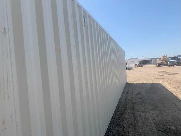 #1054-•-40'-containers-image-3