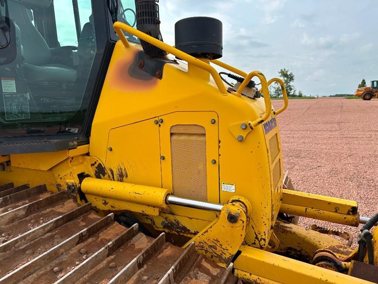 2007-komatsu-d51px-22-image-36