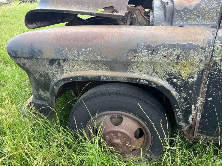 chevy-400-truck-with-minneapolis-moline-corn-sheller-image-14