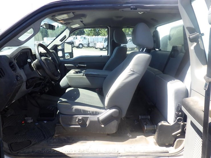 2013-ford-f550-image-21