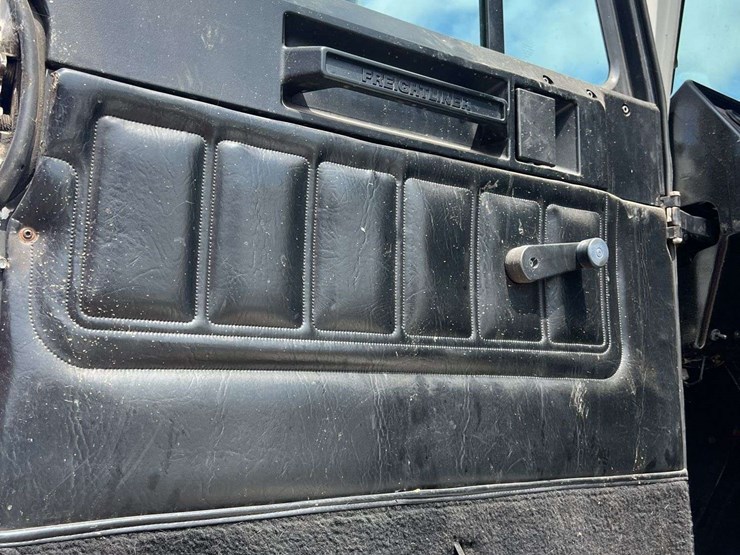 2000-freightliner-s/a-daycab-truck-*inop-image-23