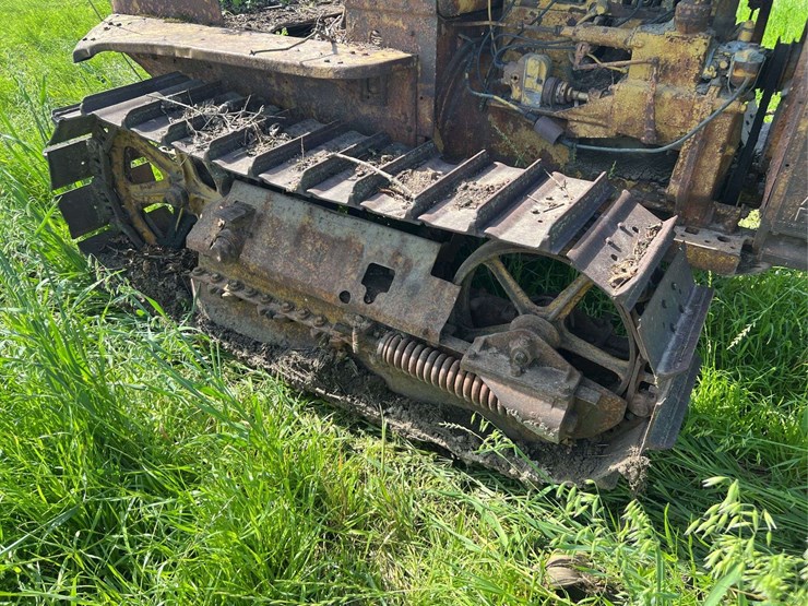 caterpillar-twenty-two-image-50
