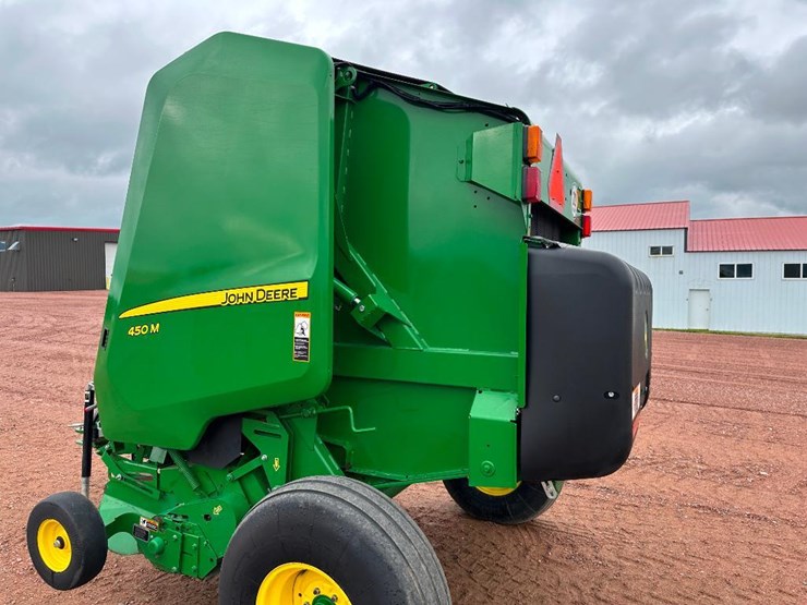 2023-john-deere-450m-image-16