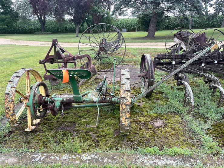 #7491-•-antique-john-deere-mower-image-6