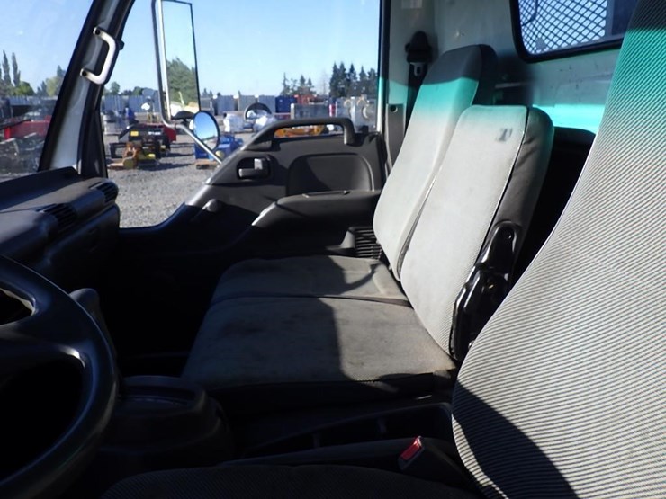 2000-isuzu-npr-image-18
