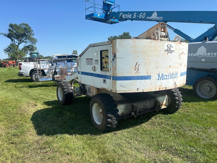 marklift-ch44c-manlift-image-4