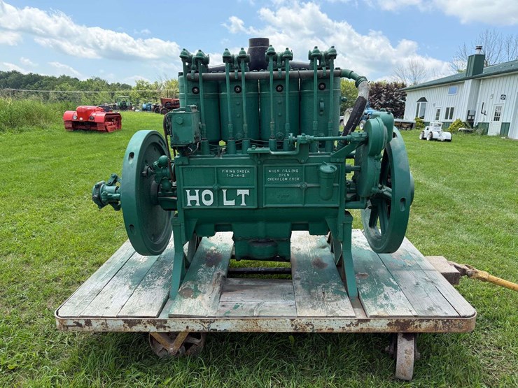 holt-4-cylinder-engine.-image-4