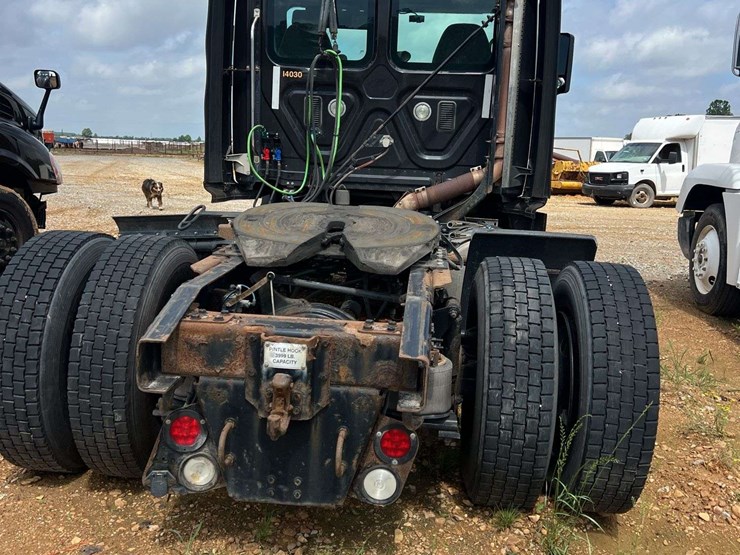 2015-freightliner-s/a-daycab-truck-*inop-image-3