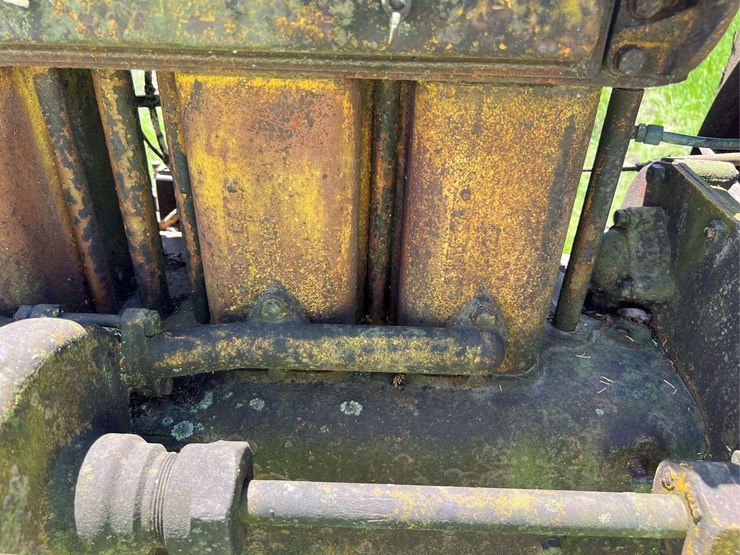 caterpillar-thirty-image-19