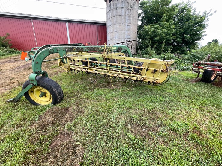 #7454-•-john-deere-hay-rake-image-1