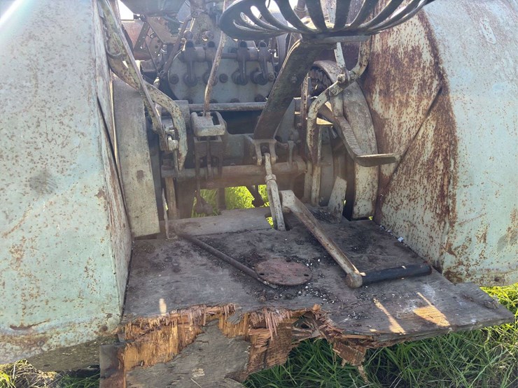 mccormick-deering-titan-10-20-image-50