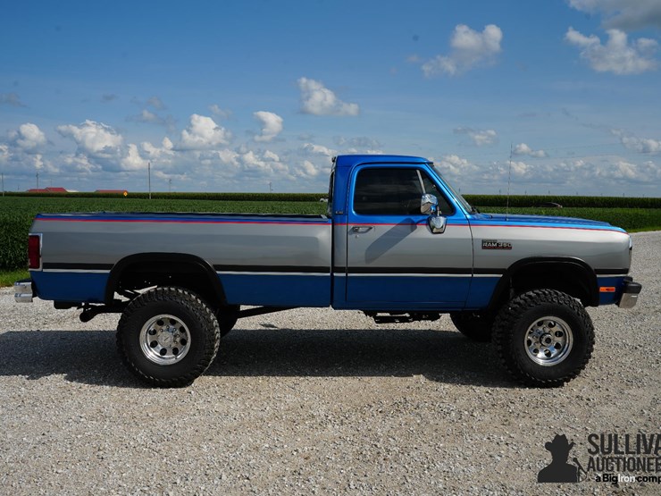 1993-dodge-w350-image-4