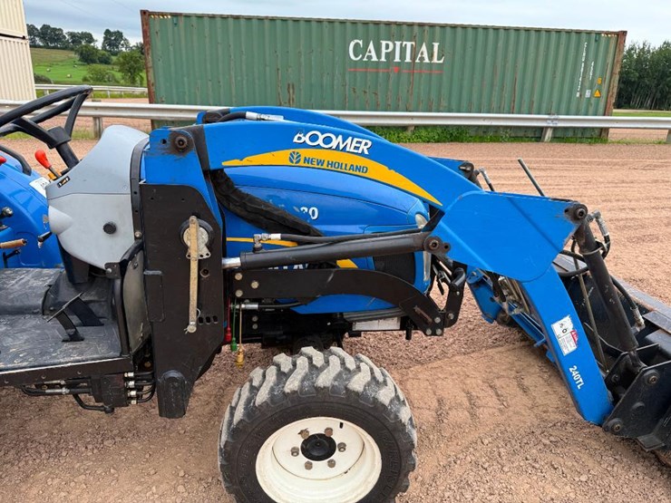 2010-new-holland-boomer-30-image-12