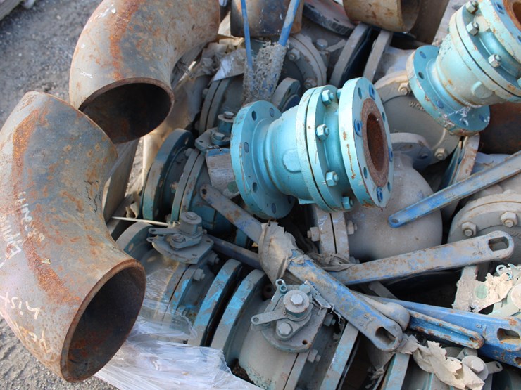 #1034-•-assorted-valves-and-pipe-fittings-image-3