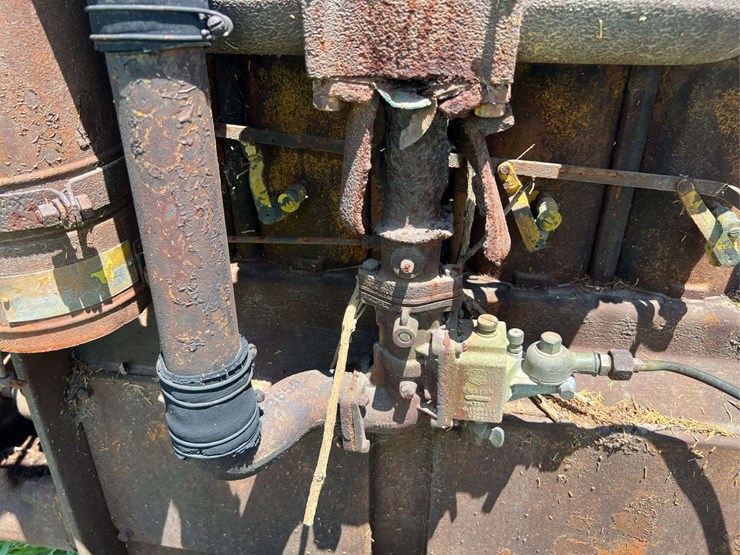 caterpillar-thirty-image-43