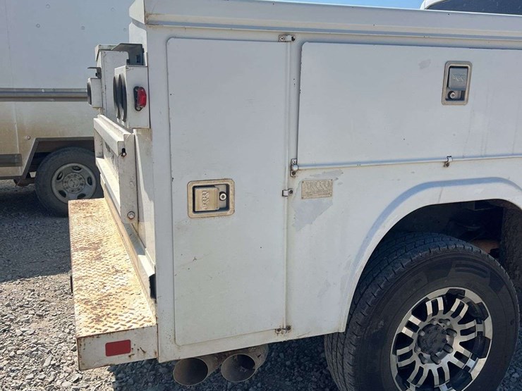 ford-f350-xl-image-17