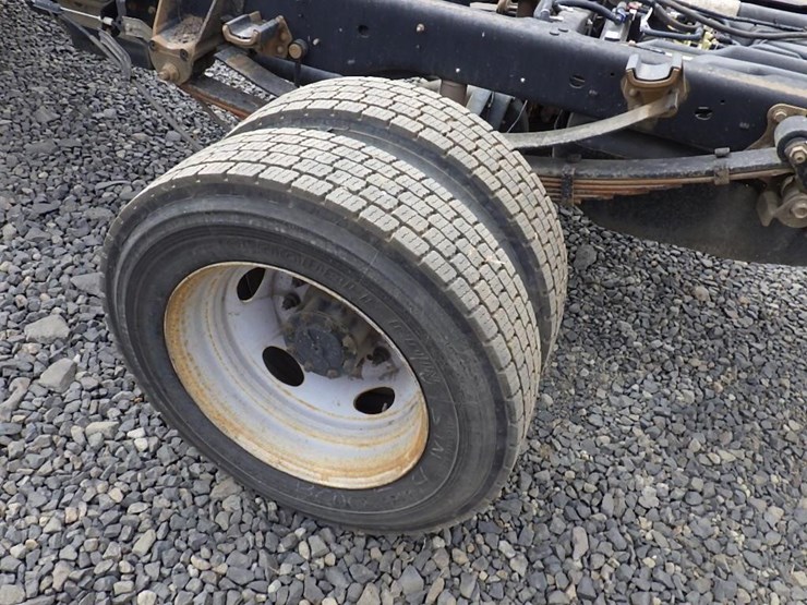 2019-ford-f550-image-28
