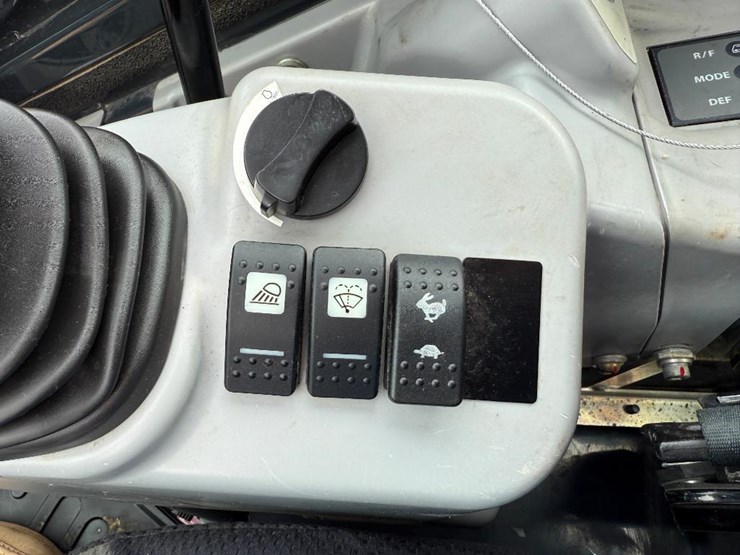2021-deere-60g-image-55
