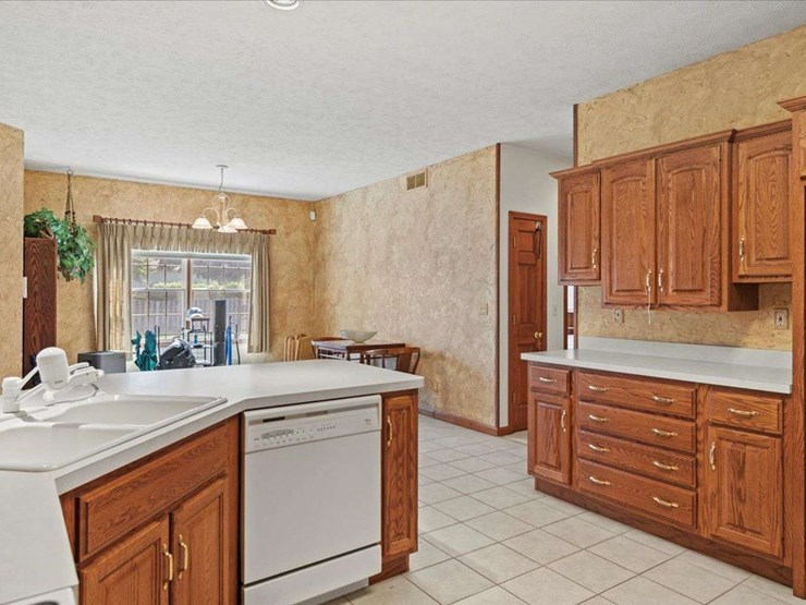 114-heatherstone-dr.-chatham,-il-62629-image-17