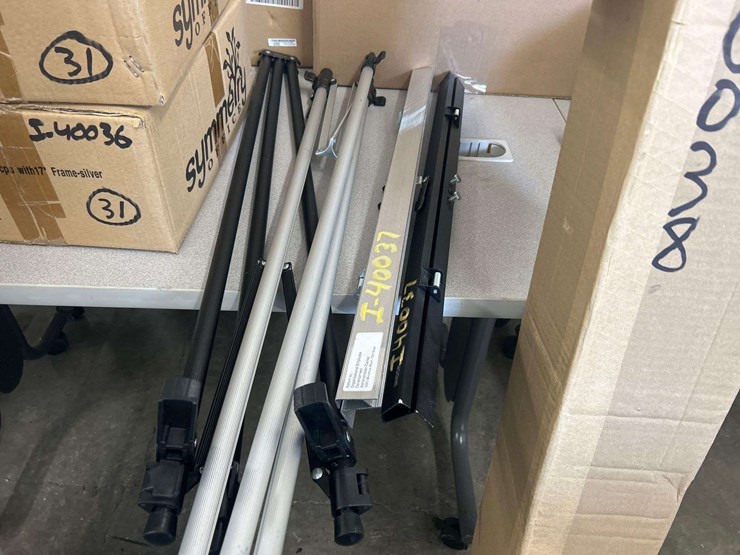 2-easel-stands-image-1