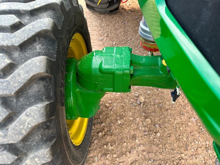 2018-john-deere-3033r-image-26