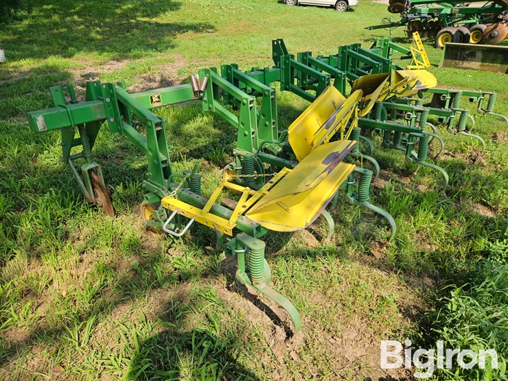 john-deere-825-image-7