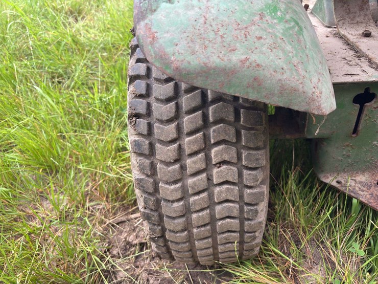 john-deere-110-image-68