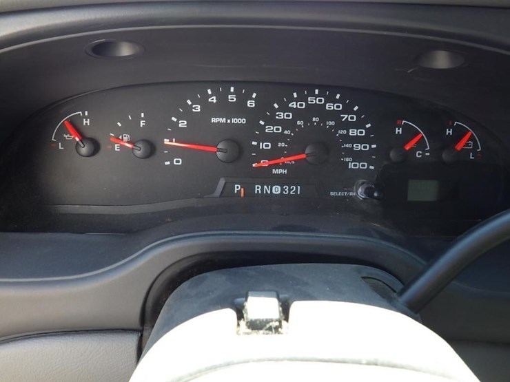 2006-utility-van-image-33