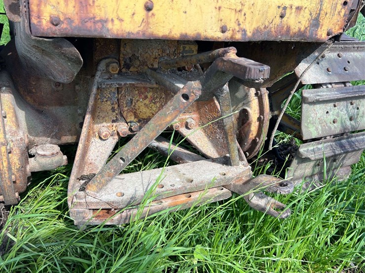 caterpillar-twenty-two-image-27