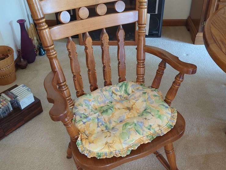dining-room-table-with-(6)-chairs---78"-x-42"-top-image-2
