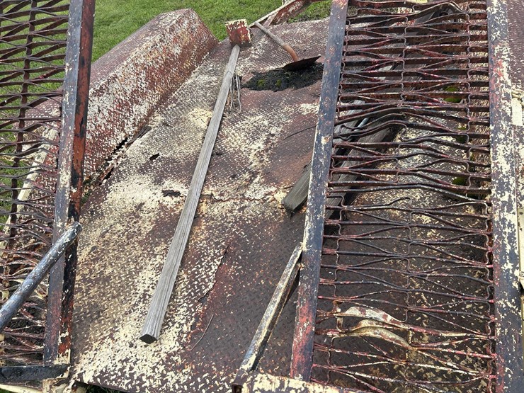 trailer-with-ramps-image-12