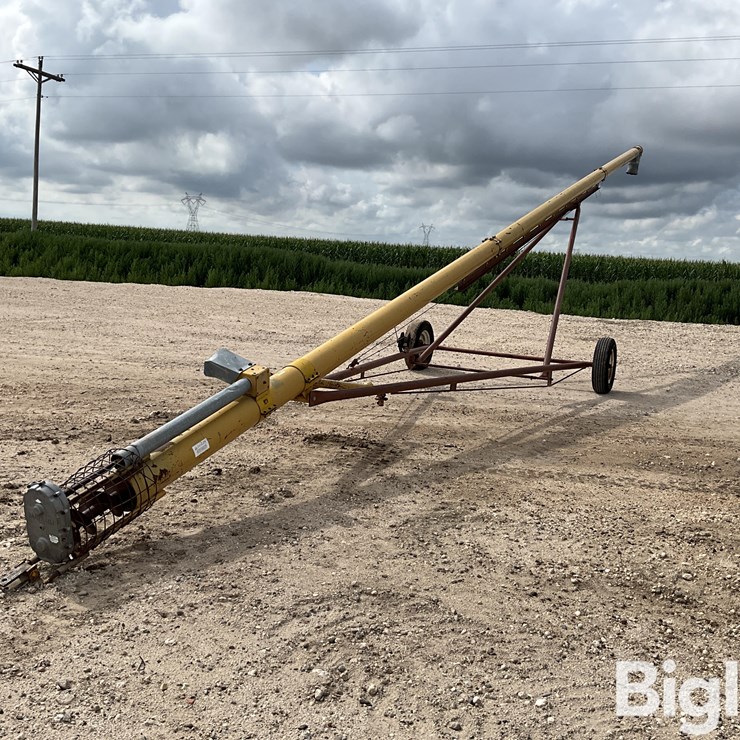 Mayrath Grain Auger W/Hopper