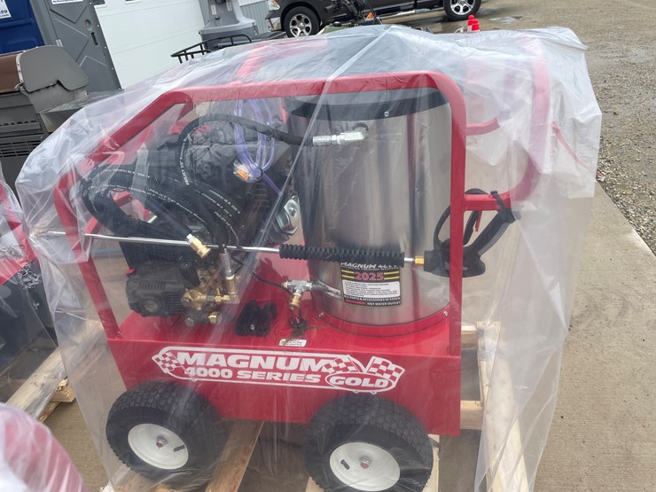 #6260-•-2025-magnum-4000-series-gold-hot-water-pressure-washer-image-4